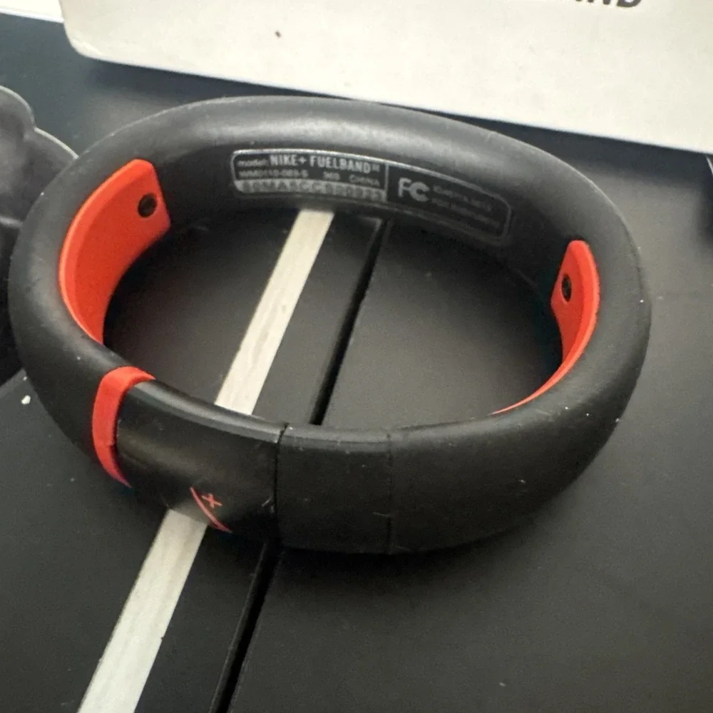 Nike+ FuelBand Small Black Crimson GUC With Charger